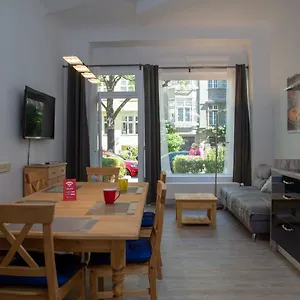 pandoras-home.find-berlin-hotels.com/